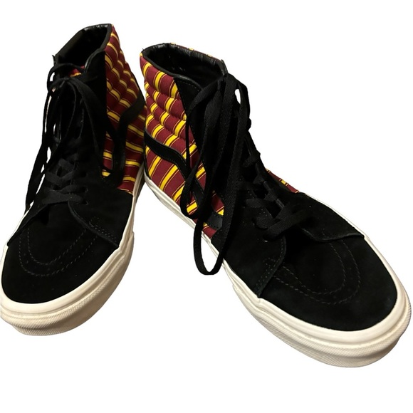 Vans Off the Wall High Top Harry Potter Gryffindor Sneakers. Size 10. - Picture 2 of 8